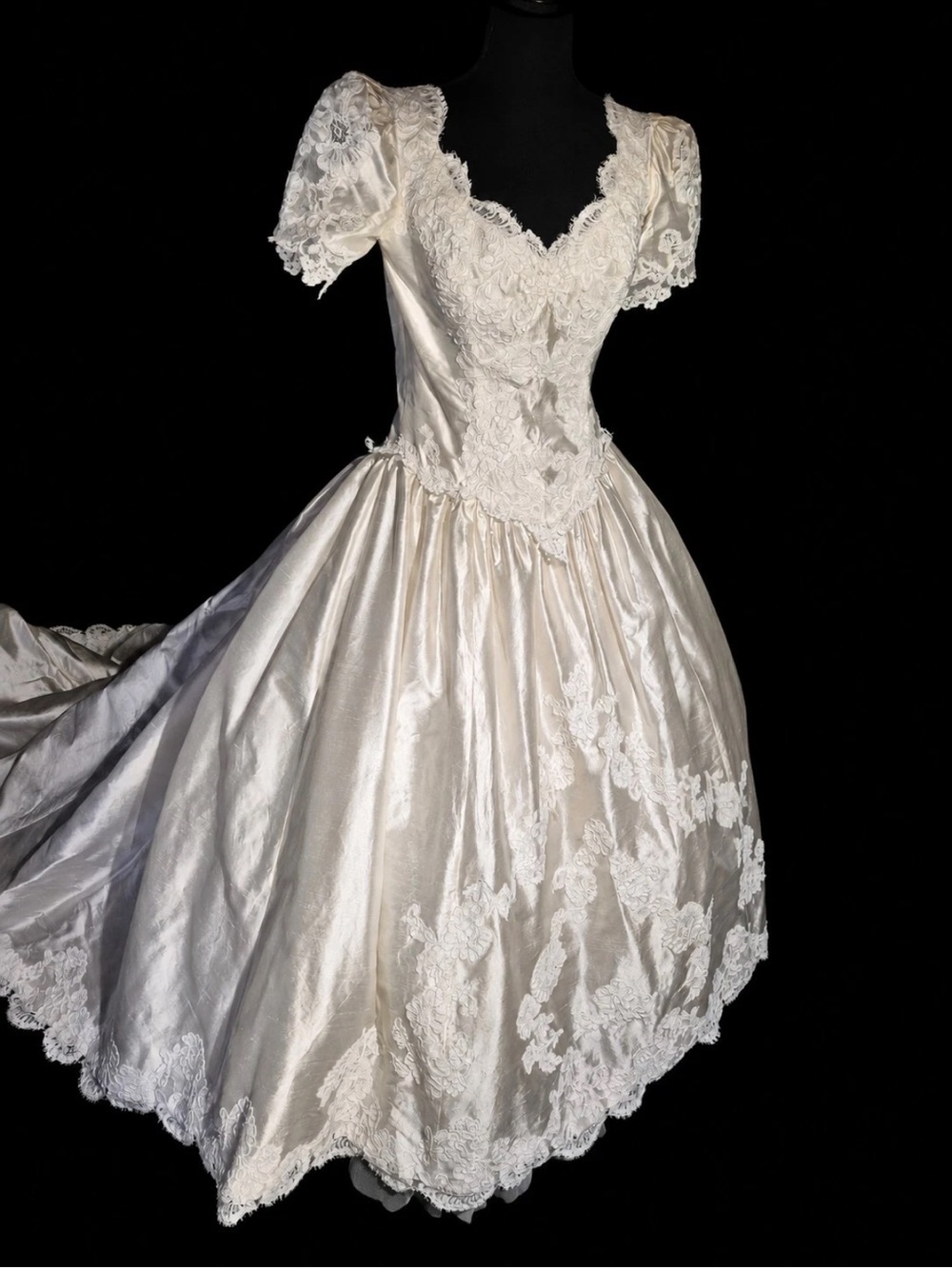Priscilla Of Boston Silk Ivory Short Sleeve Vintage Ivory Wedding Gown Dress
